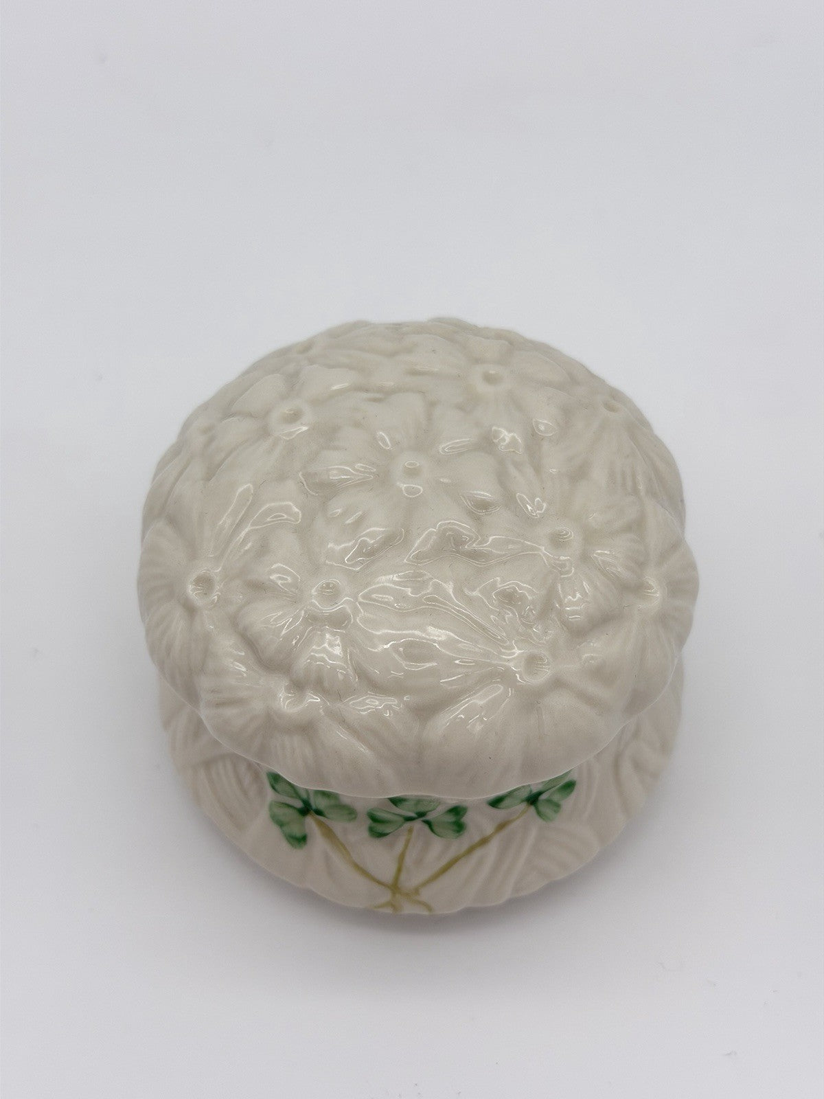 Belleek Ireland Porcelain Daisy Shamrock Lidded Trinket Box Embossed Vintage 3”