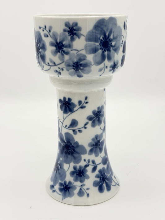 Wallendorf German Porcelain Blue White Floral #2251 Echt Kobalt 8.5” Vase Vtg