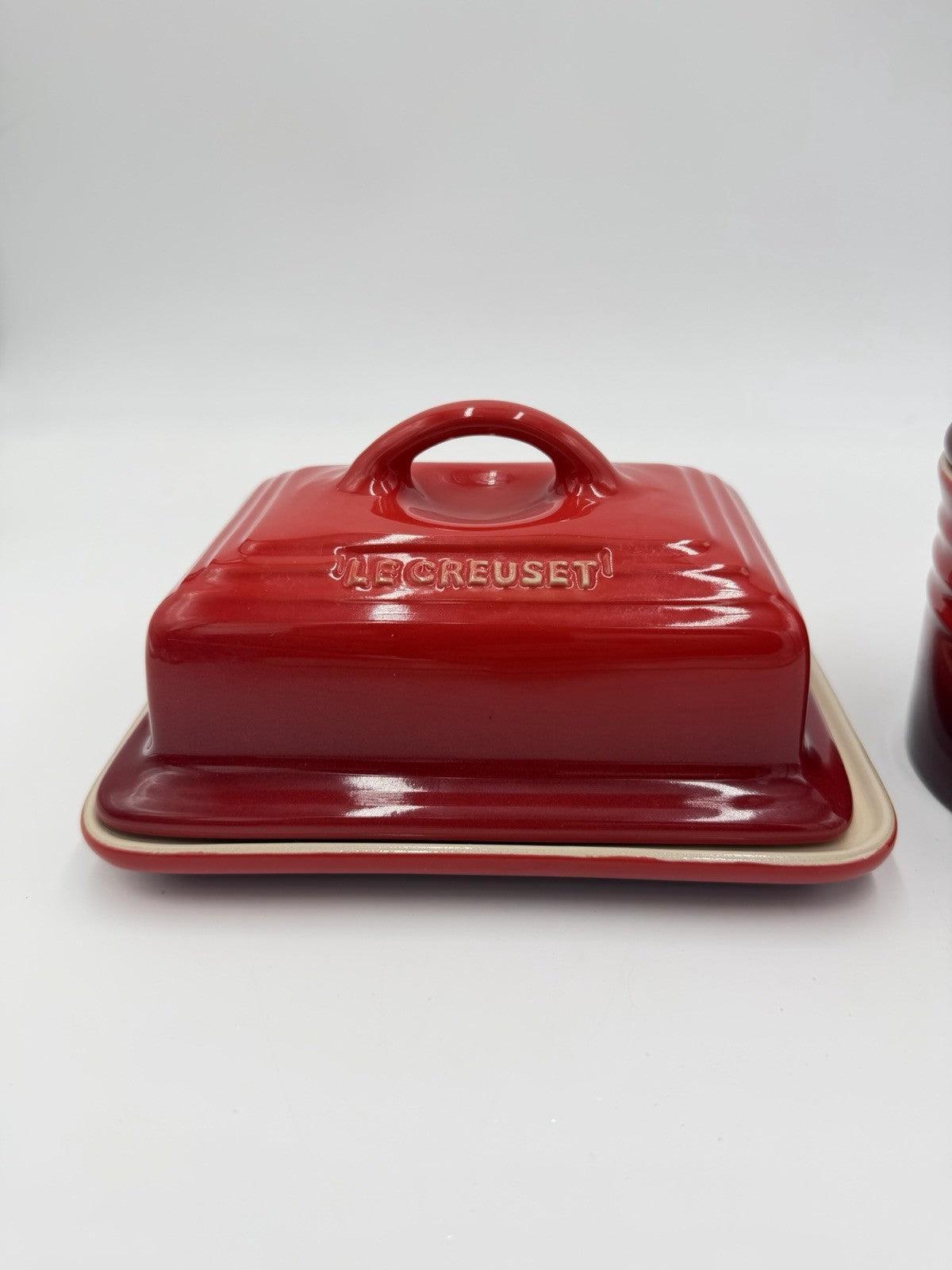 Le Creuset Stoneware Red Butter Dish & Butter Bell Crock Red Set 2 PCs
