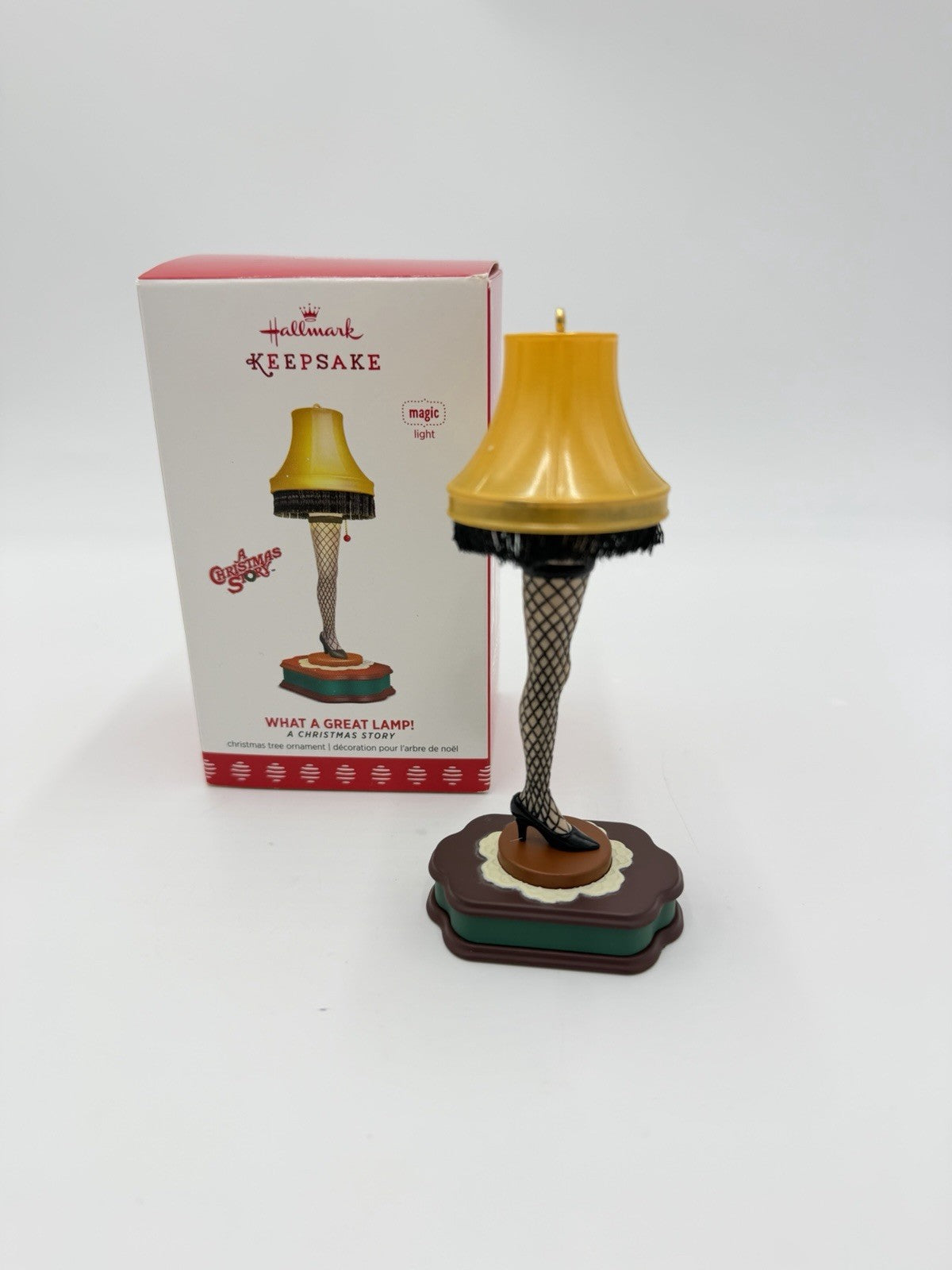 Hallmark 2017 MAGIC Keepsake  What A Great Lamp A Christmas Story Ornament