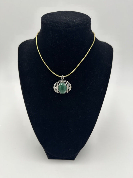 Green Jade Stone Women's Jewelry Sterling Silver Pendant Vintage 925