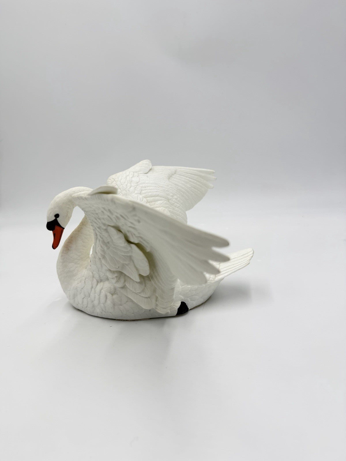 Lenox Fine Porcelain The Magestic Swan White Signed Figurine 5”Hx 10”Wx7”L Rare