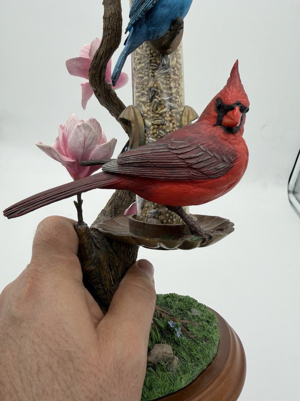 Danbury Mint Backyard Splendor By Bob Guge Feeder 12”H Birds Sculpture Painted