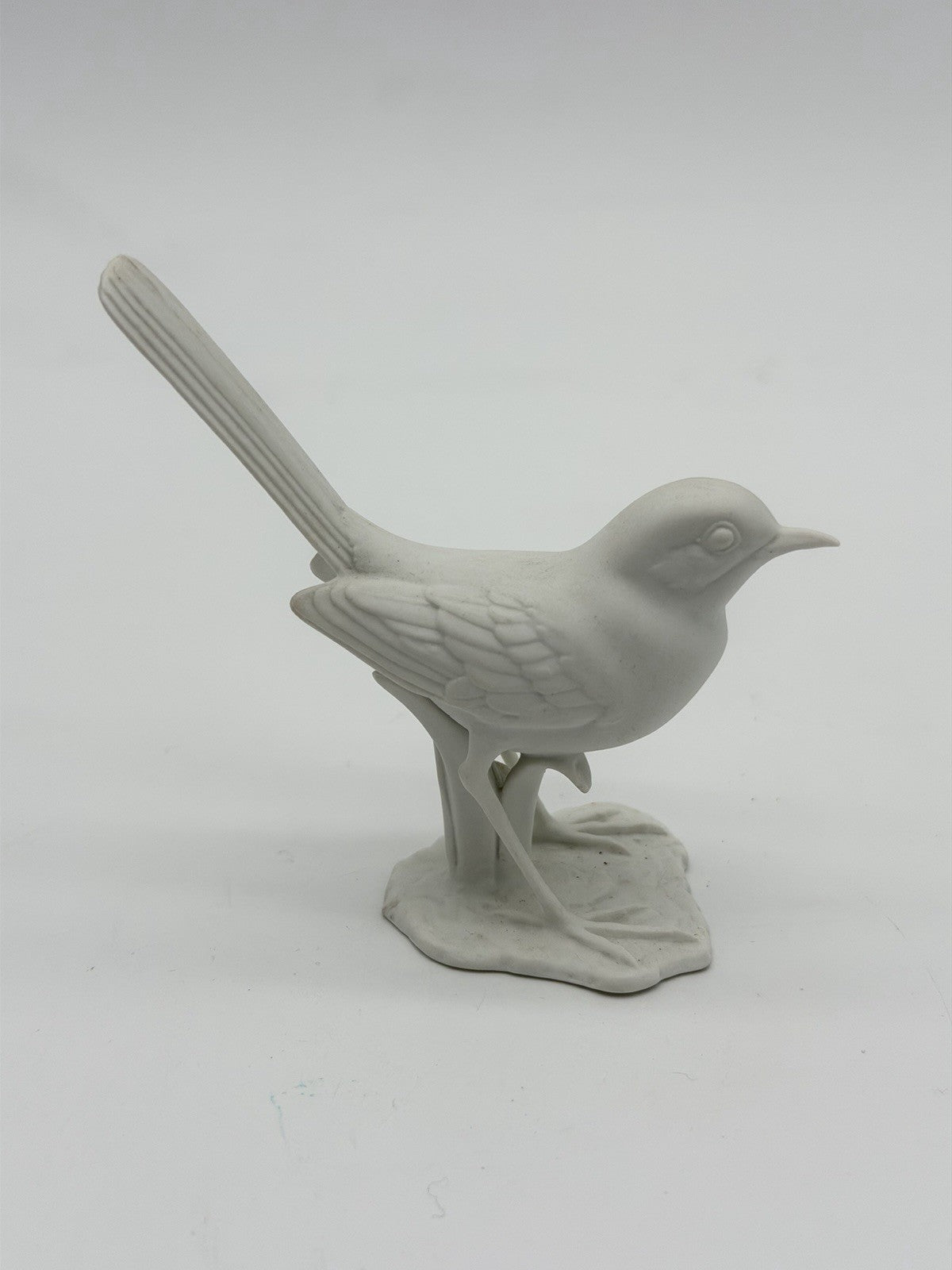 Rare Kaiser porcelain Germany Wagtail White Bisque Bird Figurine 3”H Vintage