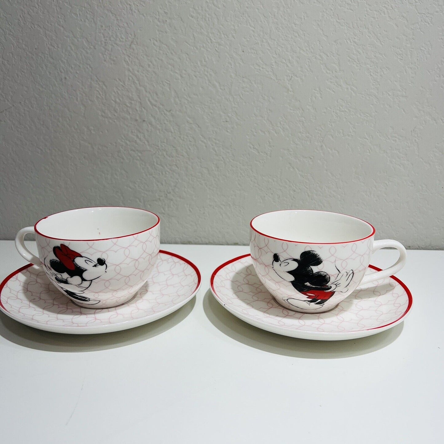 Disney Tea Cup Saucer Set 2 Mickey Mouse and Minnie Mouse Love Hearts Couple