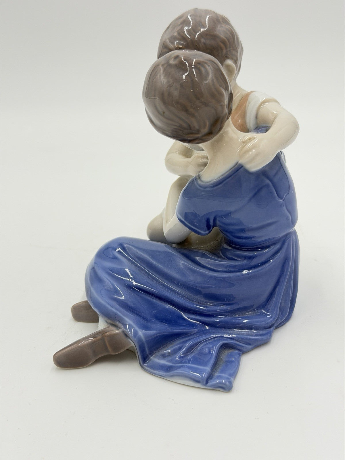 B & G Bing Grondahl  Boy & Girl Sibling Love 1568 Porcelain Figurine Denmark