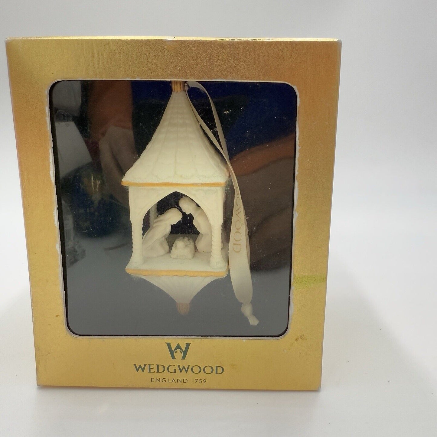 Wedgwood  jasperware White Nativity Christmas Ornament Vintage Box Figurine