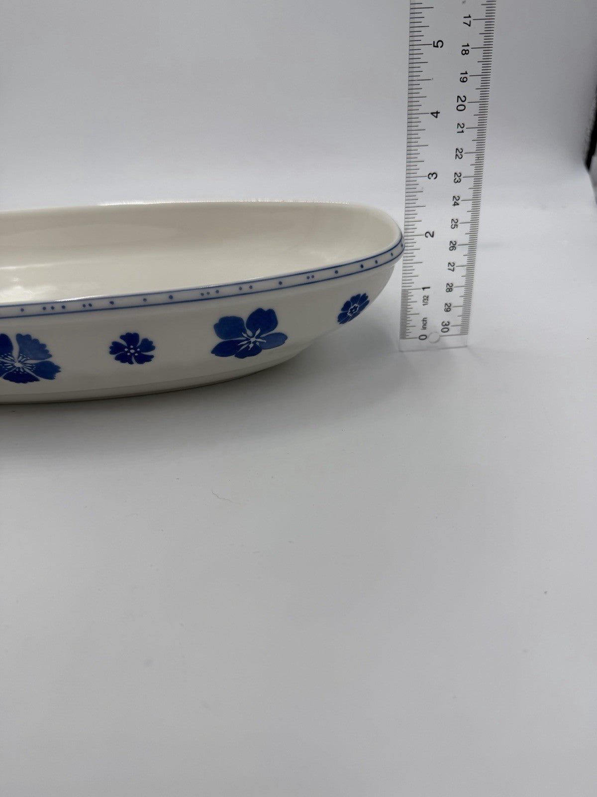 Villeroy & Boch Farmhouse Touch Blue Flowers 12.5 Inch Oval Baker RARE #1748