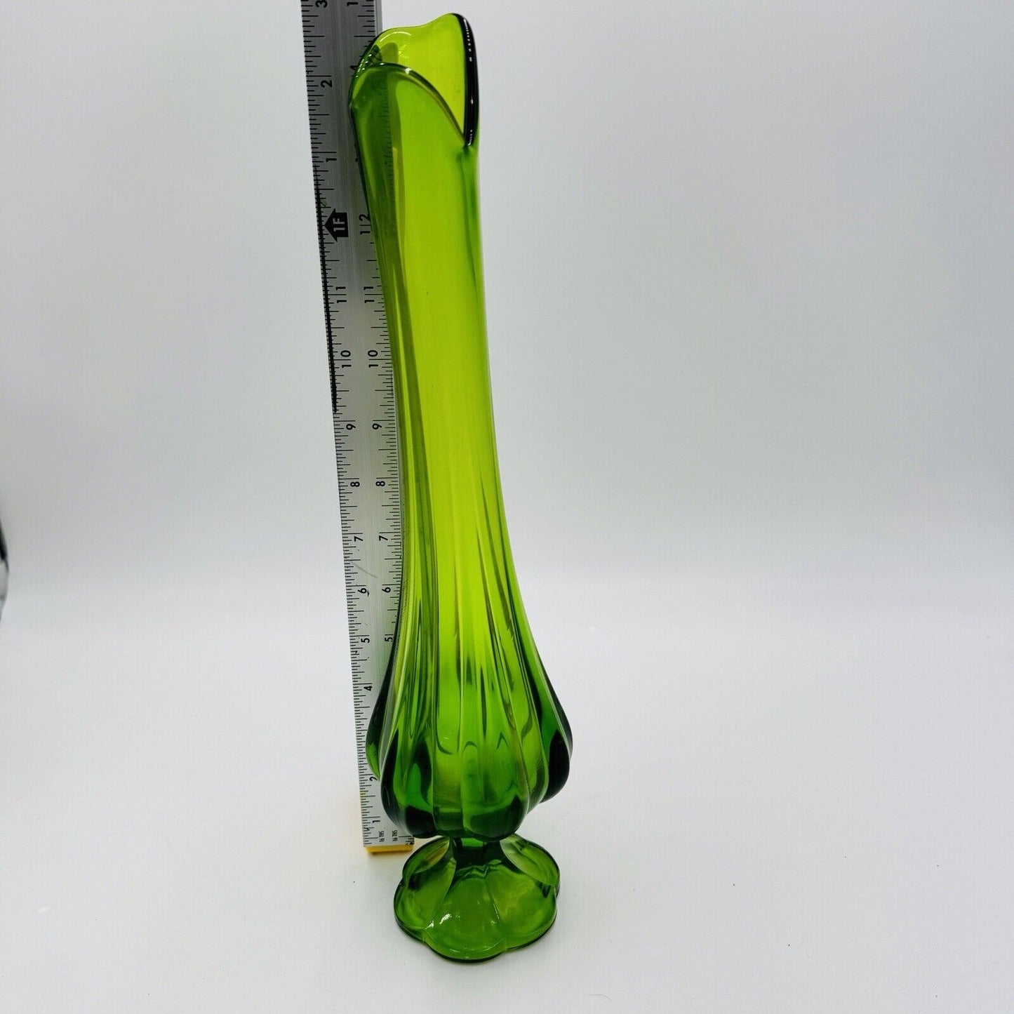 L. E. Smith Swung Green 6 Petal Vase 15in Large Glass USA Design Decor MCM