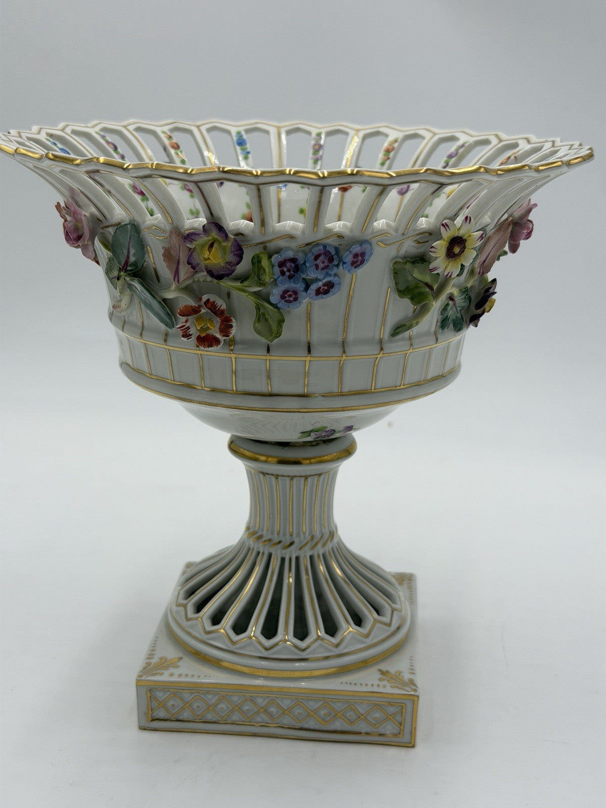 Antique Dresden Porcelain GermanyReticulated Pedestal Bowl W/ Encrusted Flowers