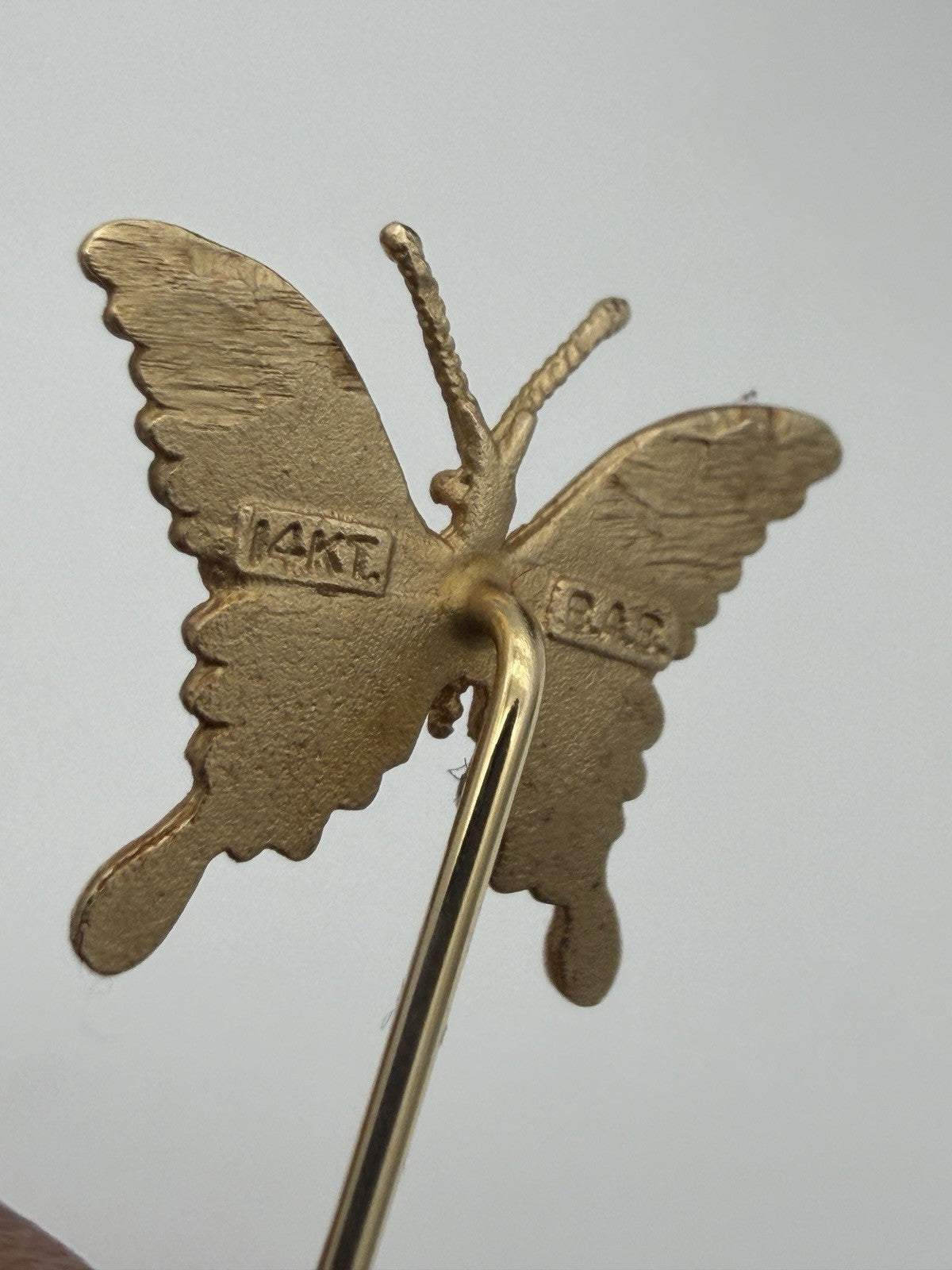 14K Solid Yellow Gold Signed B.A BALLOU B.A.B  BUTTERFLY Hat Stick Pin Vtg 1.8g