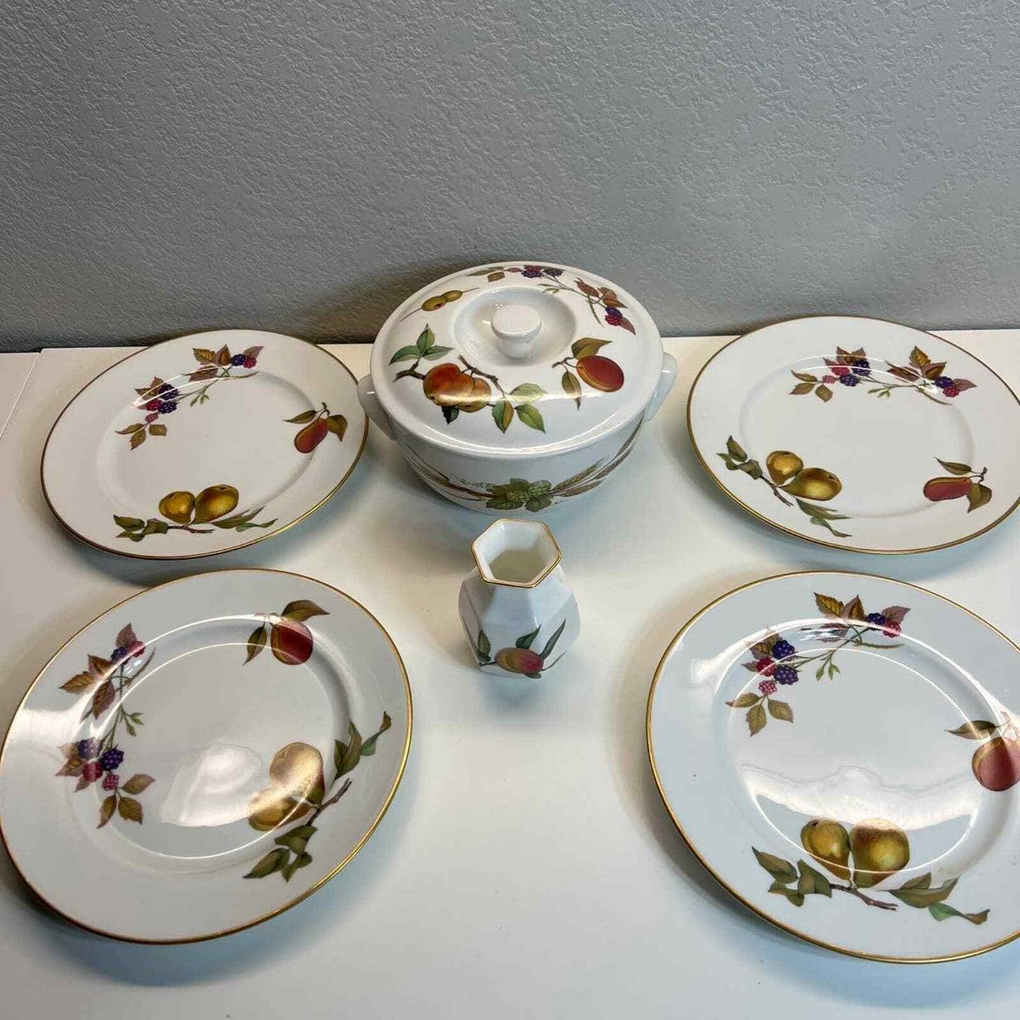 Royal Worcester Bowl Plates Evesham Round Serveware England Porcelain Set