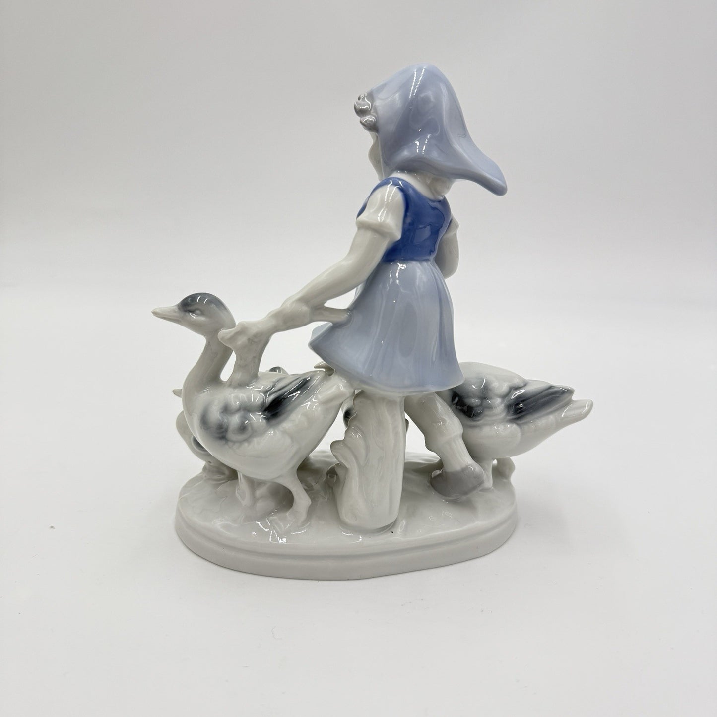 1940 Gerold Porzellan Bavaria Western Germany Figurine Girl W/ Geese Ducks