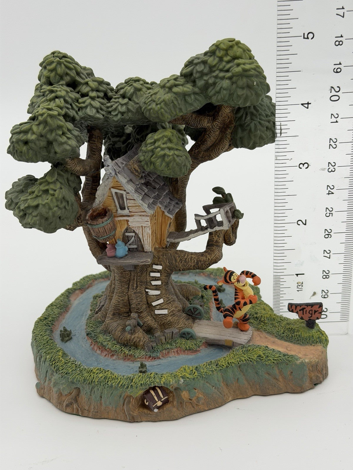 Danbury Mint Disney Tigger’s House Winnie the Pooh Figurine 5”H