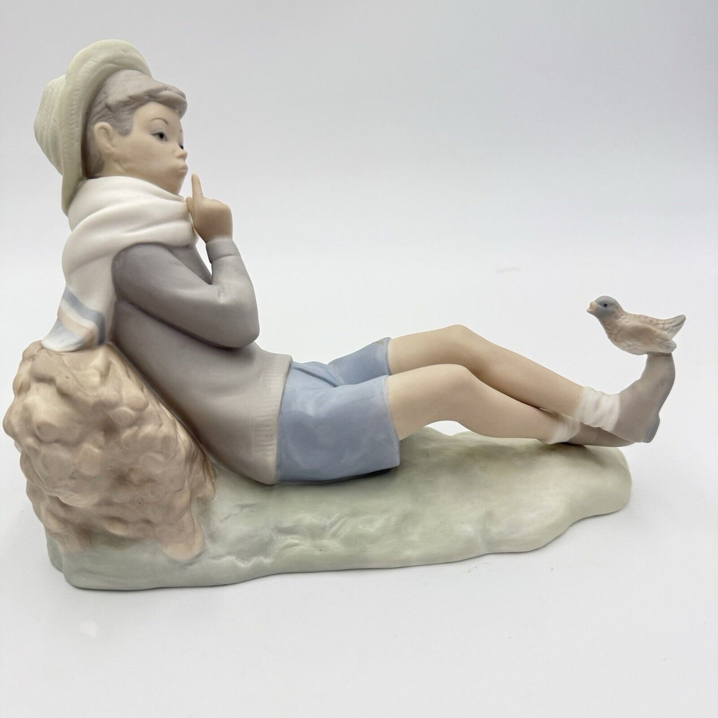 Vtg Lladro Spain Porcelain Sheppard boy with bird on foot #4730 Figurine Matte