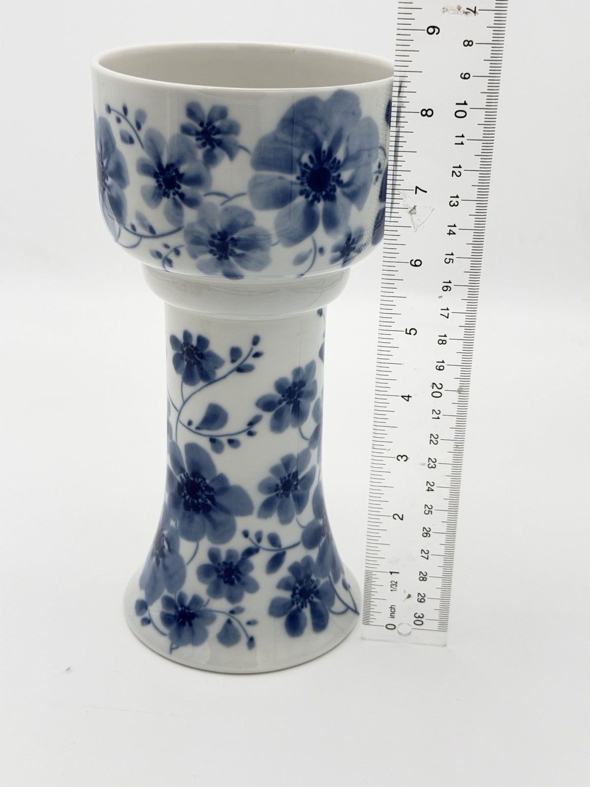 Wallendorf German Porcelain Blue White Floral #2251 Echt Kobalt 8.5” Vase Vtg