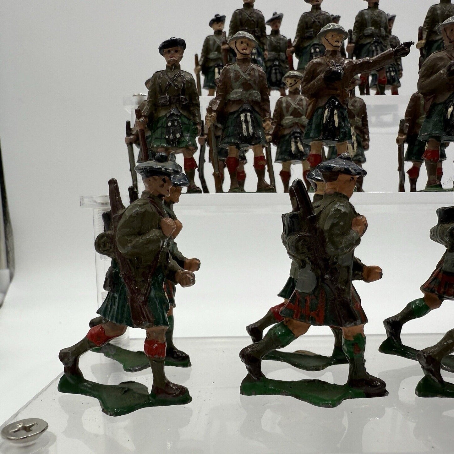 Vintage Eire Scottish Army Infantry Metal Painted Soldiers Figurines Toys 48 PCs