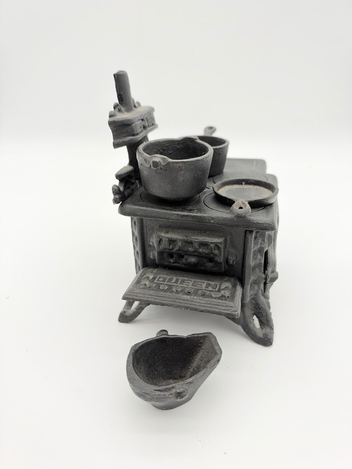 Vintage Queen Cast Iron Toy Cook Stove Oven w/ Mini Pots & Pans Set 1950
