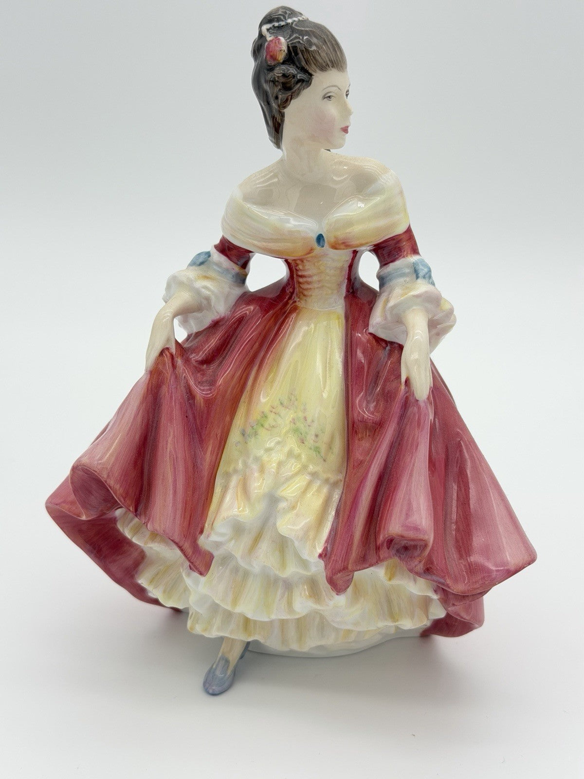 Royal Doulton England Porcelain Southern Belle # 2229 Painted Figurine 8”H Red