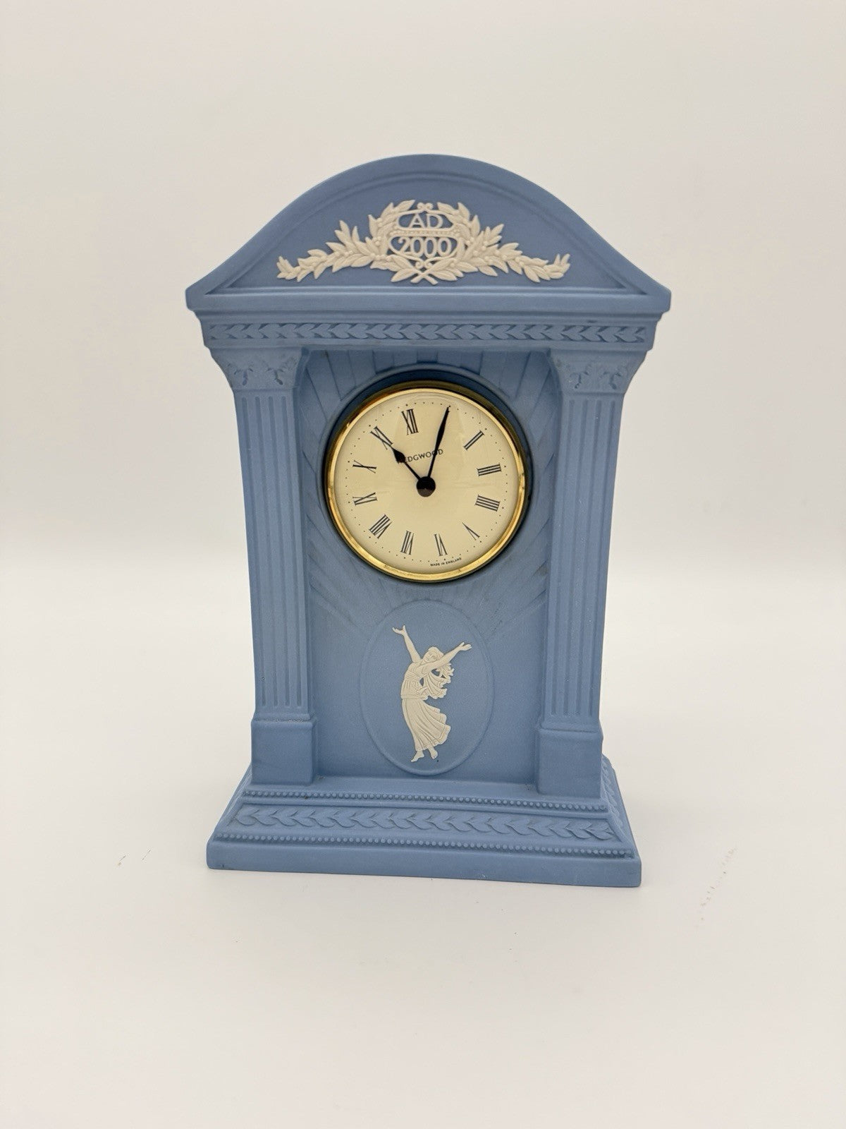Vintage Wedgwood Blue Jasperware England Mantle Clock Millennium AD 2000 Works