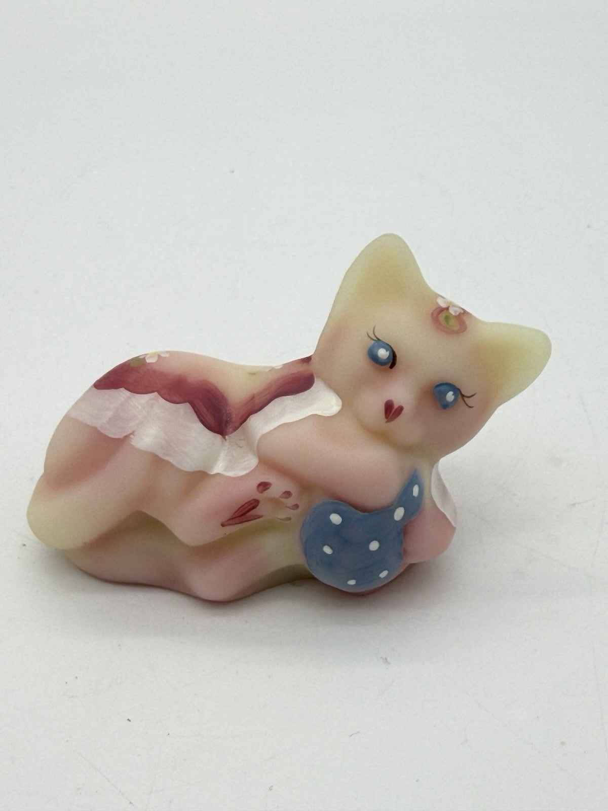 Fenton Art Glass Burmese Kitten Cat W/Ball 100 Years Vtg UV Glow 5044 Figurine