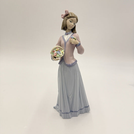 1996 Lladro Figurine 7644 INNOCENCE IN BLOOM 10" Collectors Society Club Mint