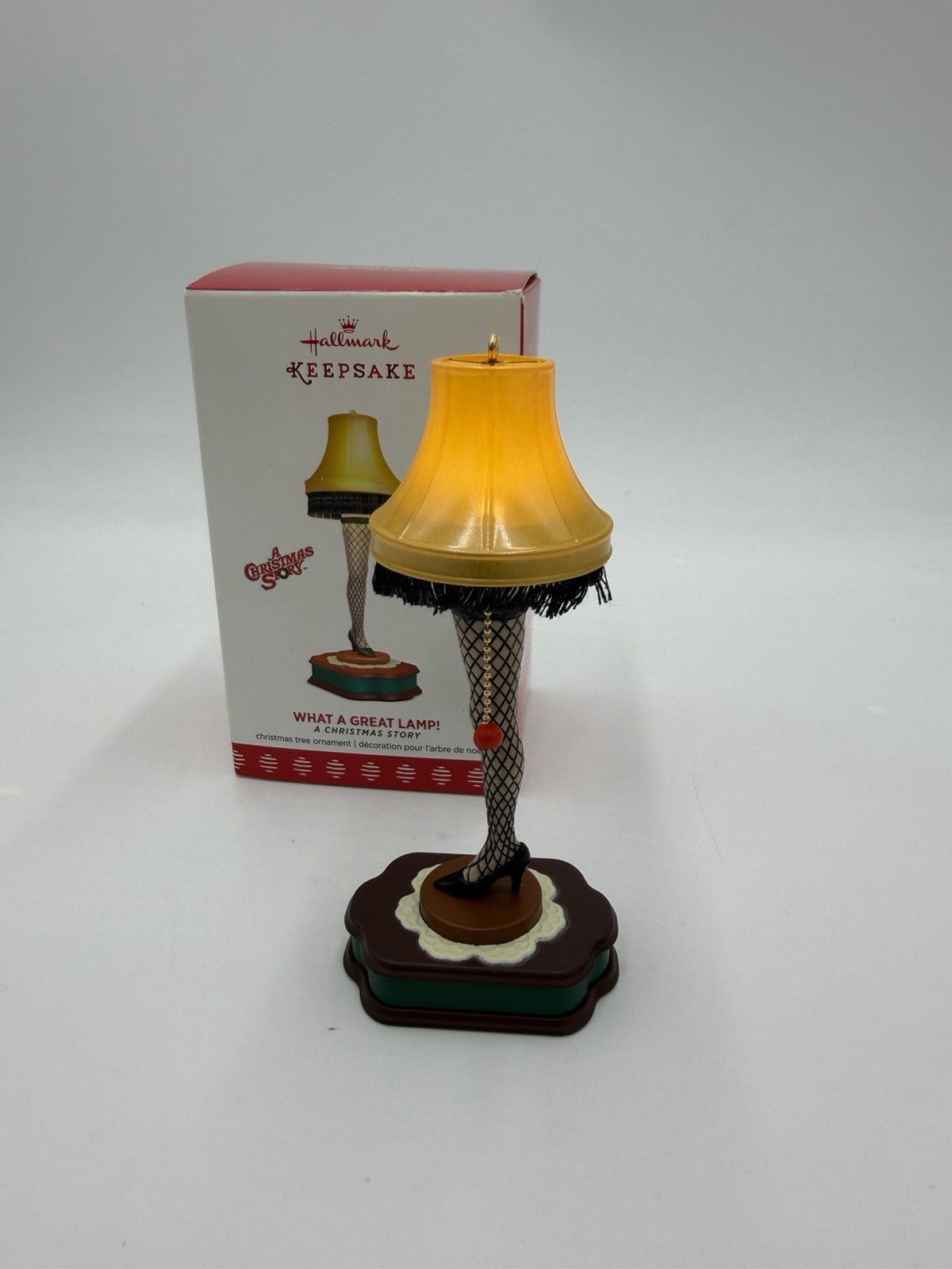 Hallmark 2017 MAGIC Keepsake  What A Great Lamp A Christmas Story Ornament