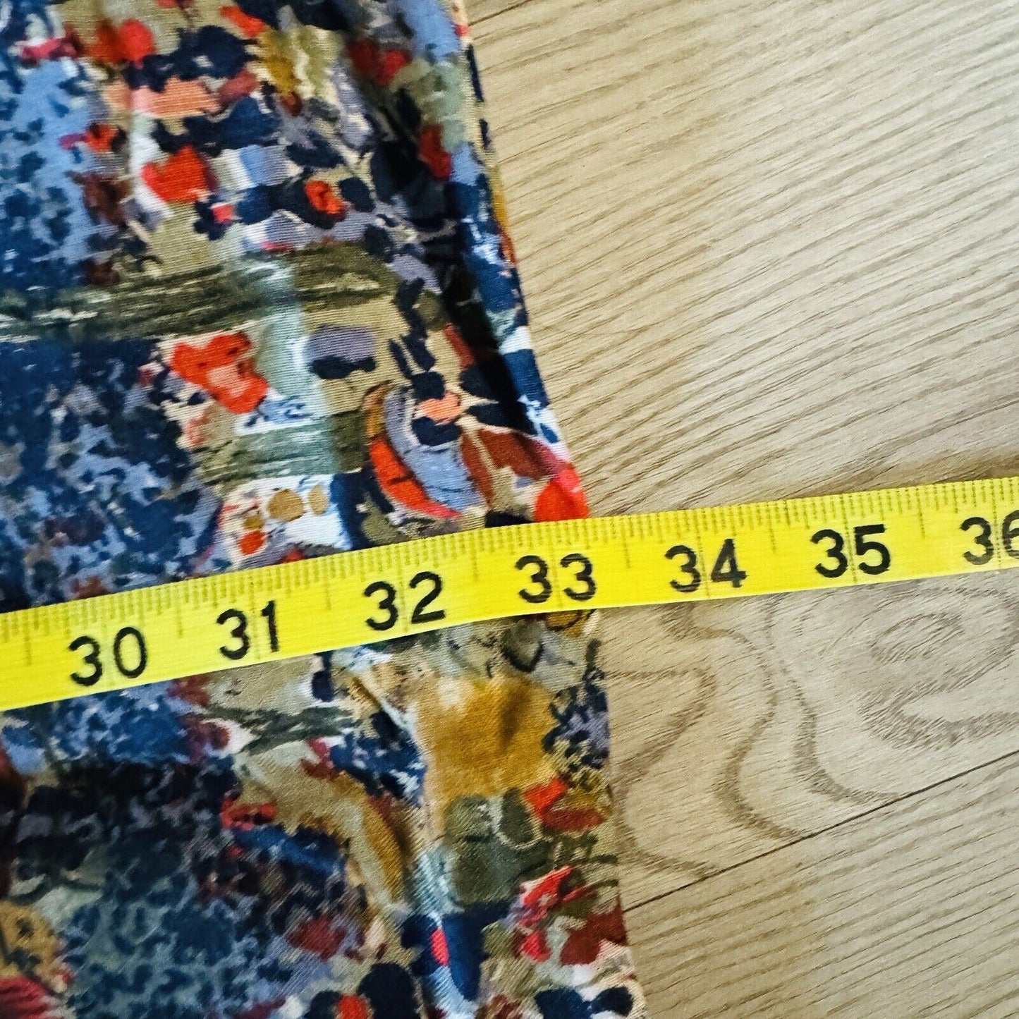 Geiger Pleated Printed Pure Wool Skirt size 42 Made In Austria Vintage 33inL