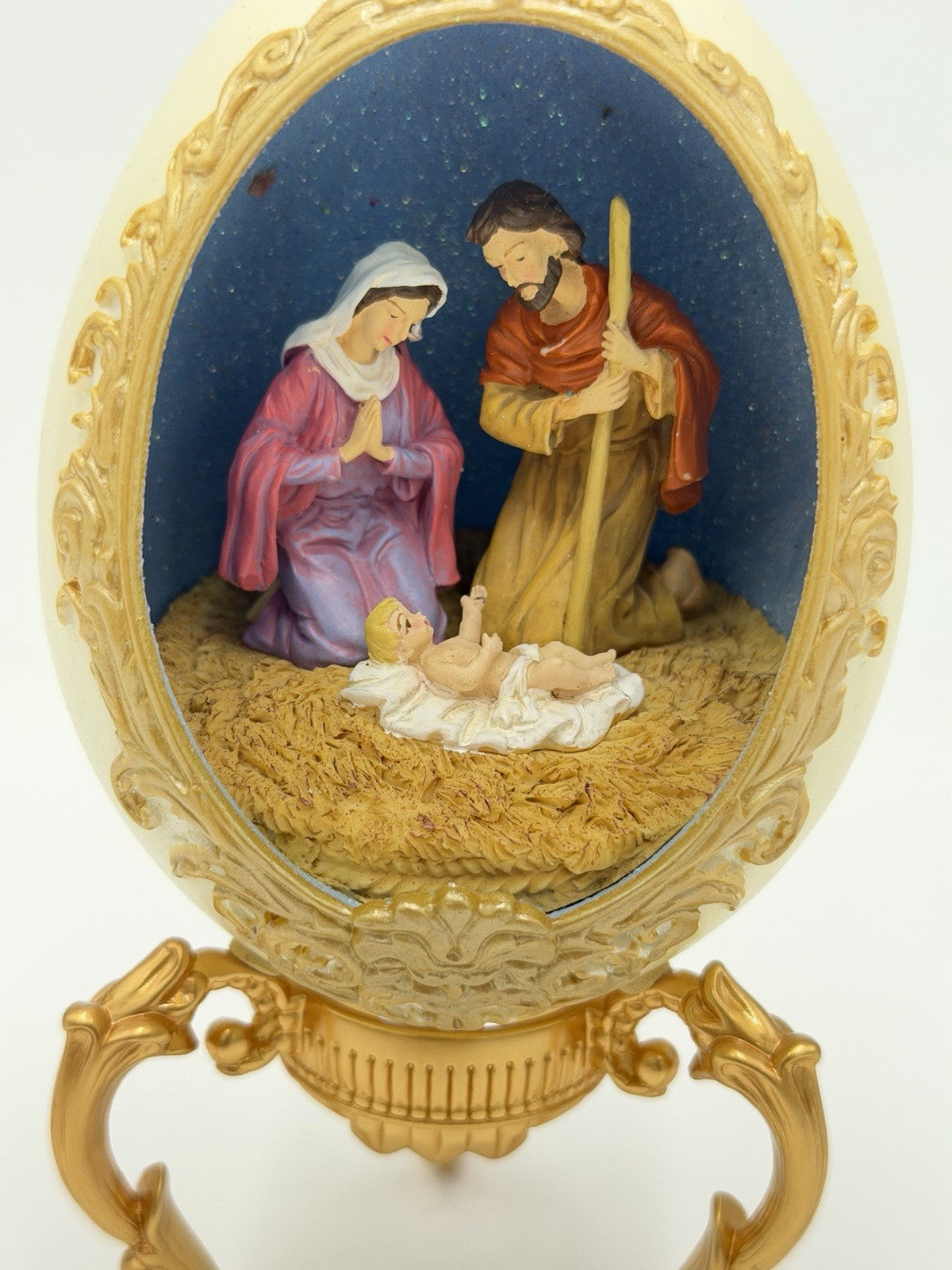 Vintage AVON Holiday Treasures Nativity Holy Family Egg Scene  Resin Gold Accent