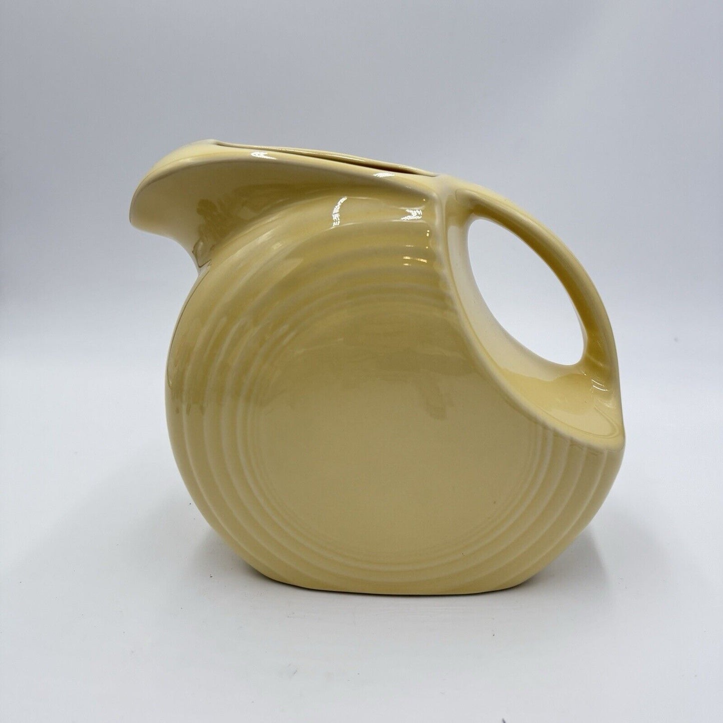 Fiestaware Vintage USA Disc Water Pitcher Original Ivory Fiesta Large 7”x8”