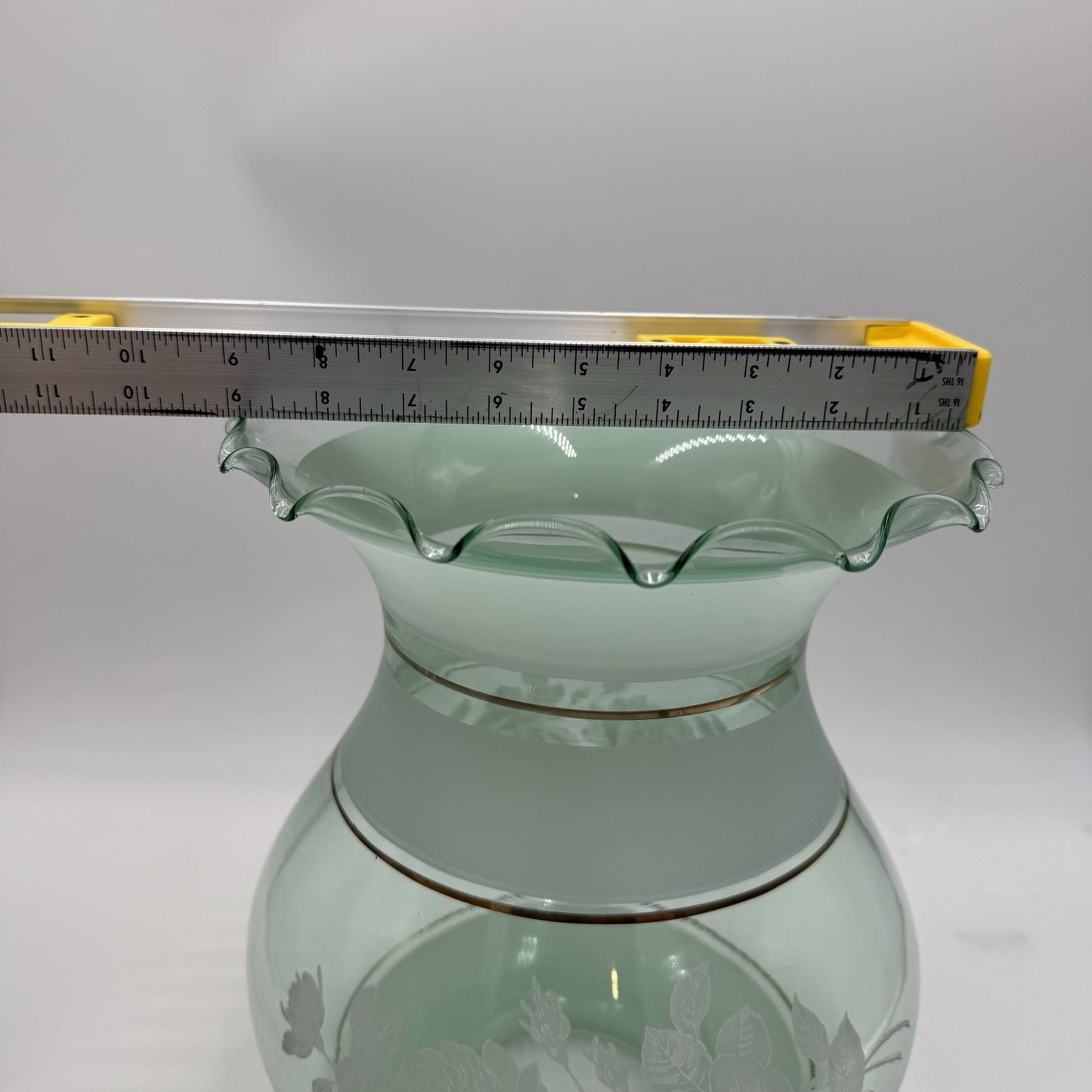 Vintage Gone With The Wind  Torschiere  Roses light Green Glass White B287 Shade