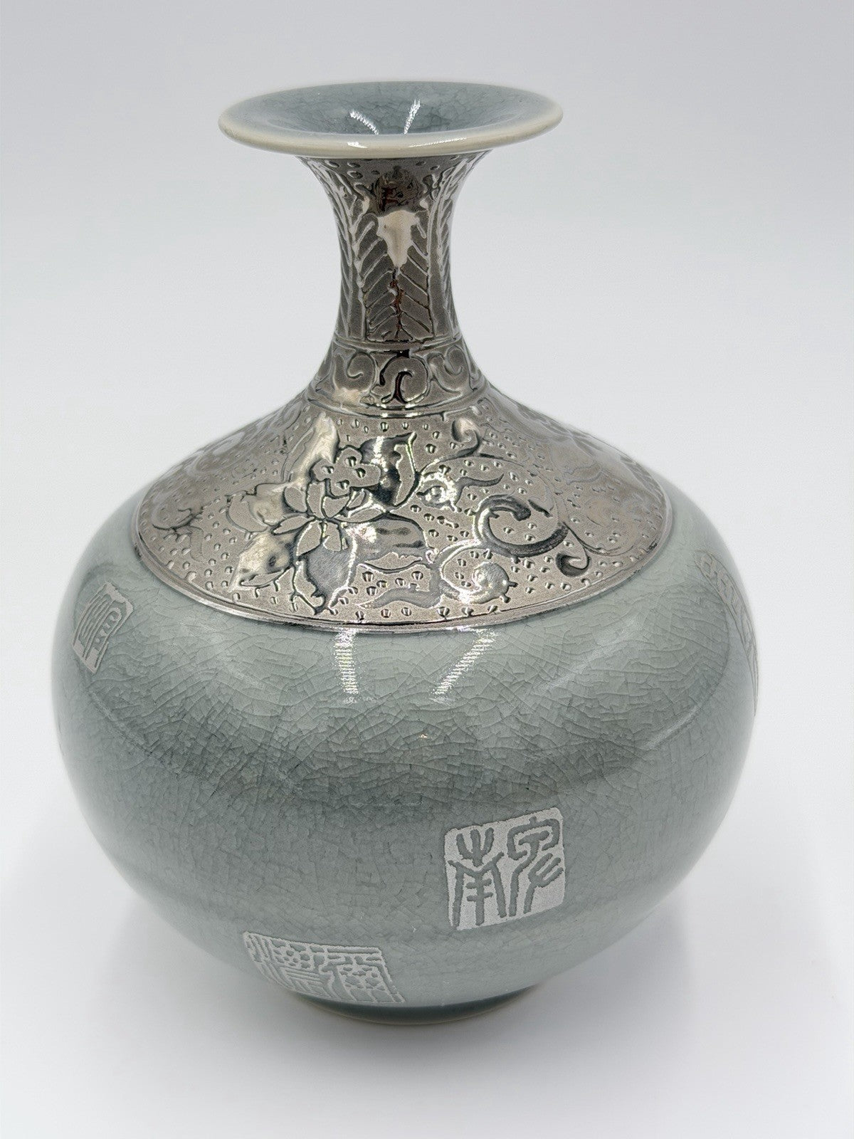 Rare Tai-Hwa Art Pottery Crackled Silver Gray Floral Bulb 6”H Vase Embossed