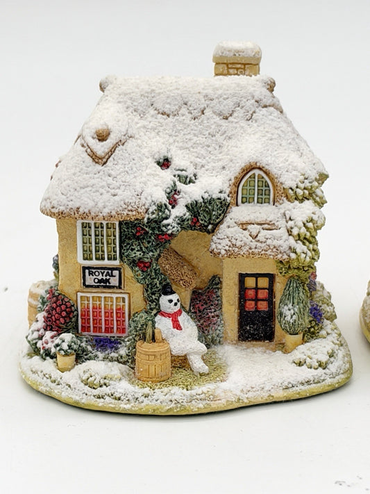 Lilliput Lane Winter Warmer cottage Ice to Meet You 2001 England Figurines 2”