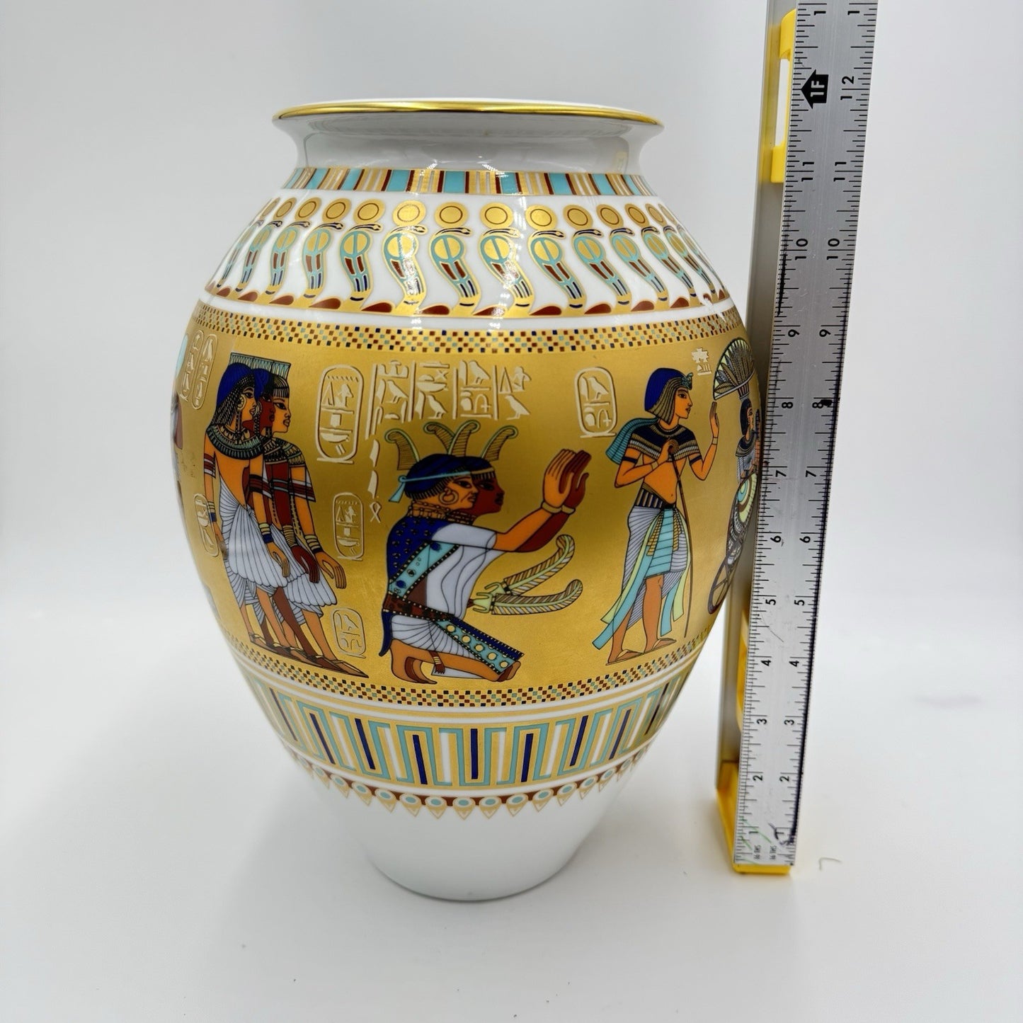Kaiser Porcelain Theben Egyptian Scenes Days Of Pharaoh Tut-Ankh-Amun Vase 12in