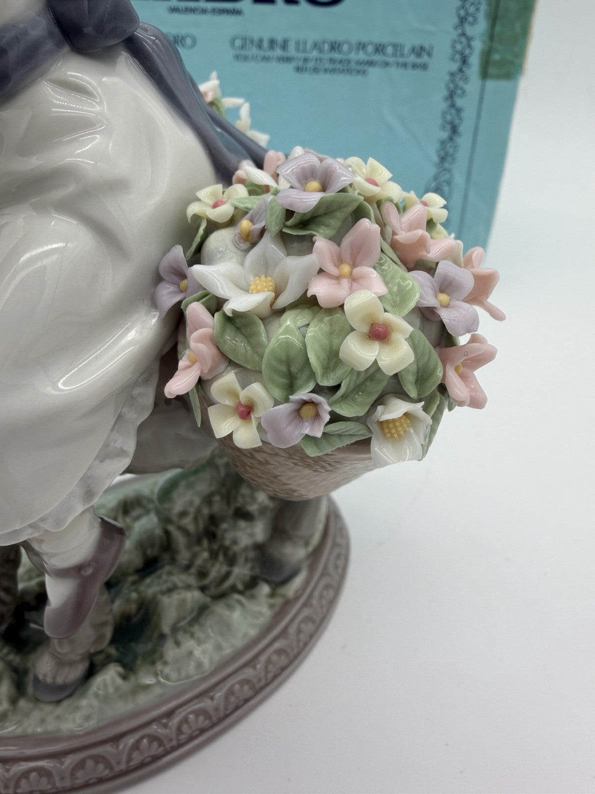 LLADRO Spain Porcelain Look At Me Girl On Donkey Figurine (missing Flowers)