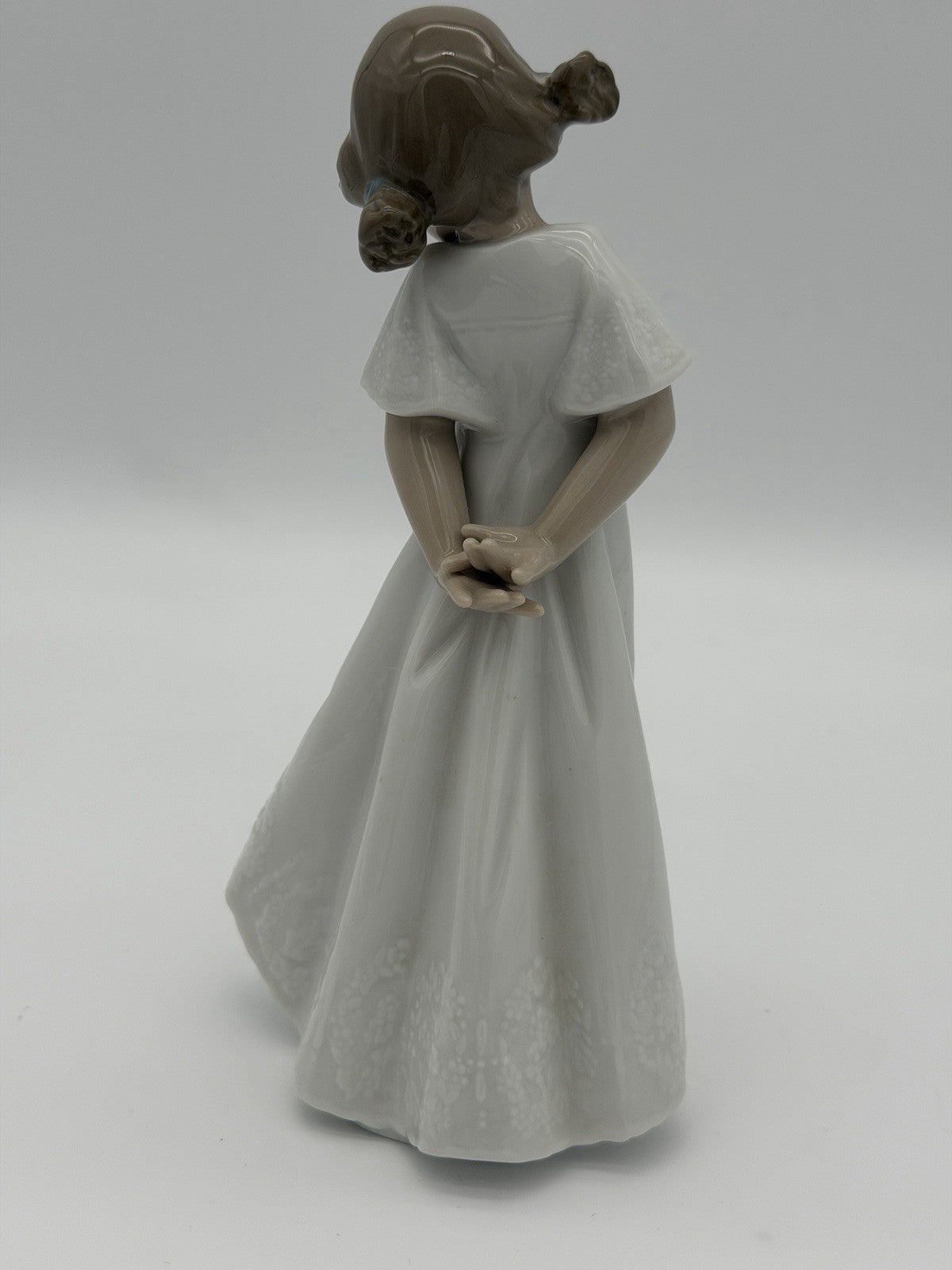 Nao by Lladro Spain Porcelain #1109 So Shy Little Girl Retired Figurine 8” Gloss