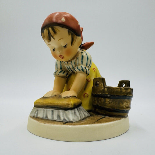 GOEBEL Hummel Germany #363 Big Housecleaning Figurine 1960 Vintage Painted