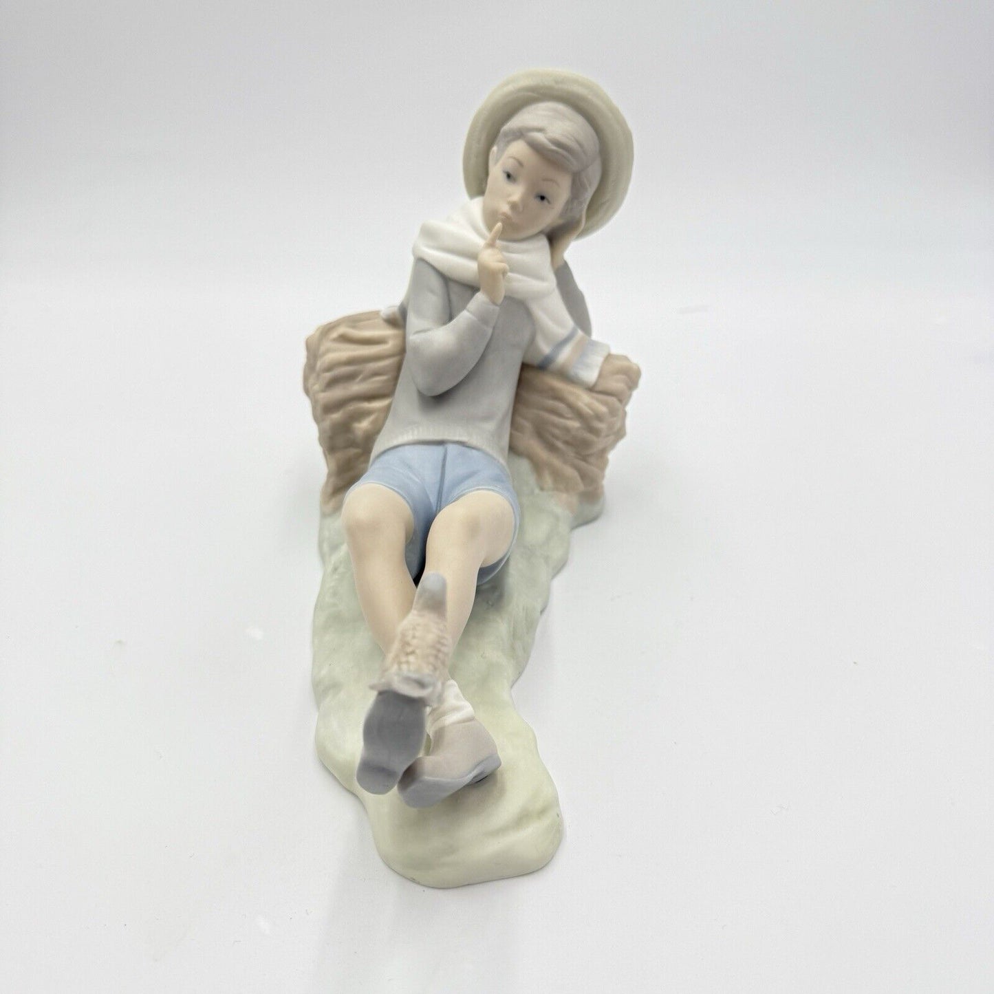 Vtg Lladro Spain Porcelain Sheppard boy with bird on foot #4730 Figurine Matte