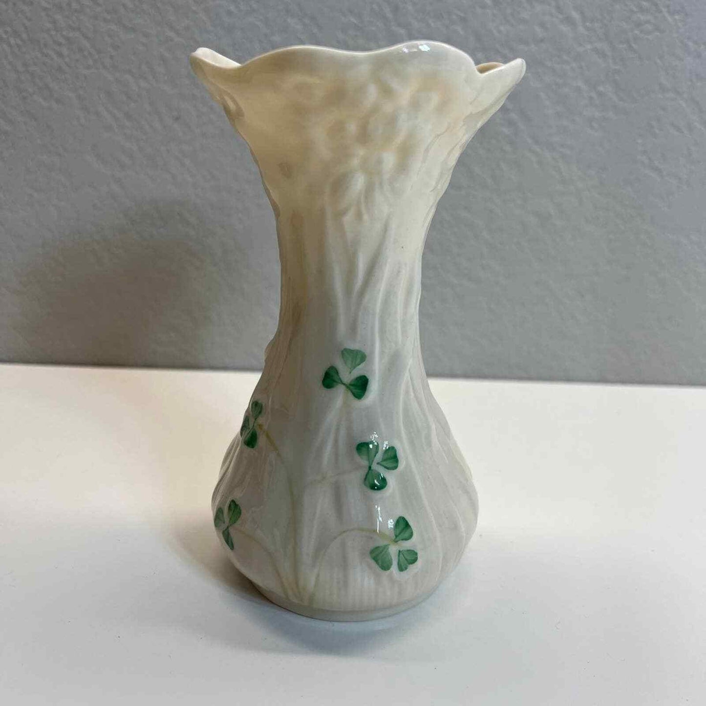 Belleek Vase Shamrocks Flower Ireland Pottery Daisy Spill Porcelain Home Decor