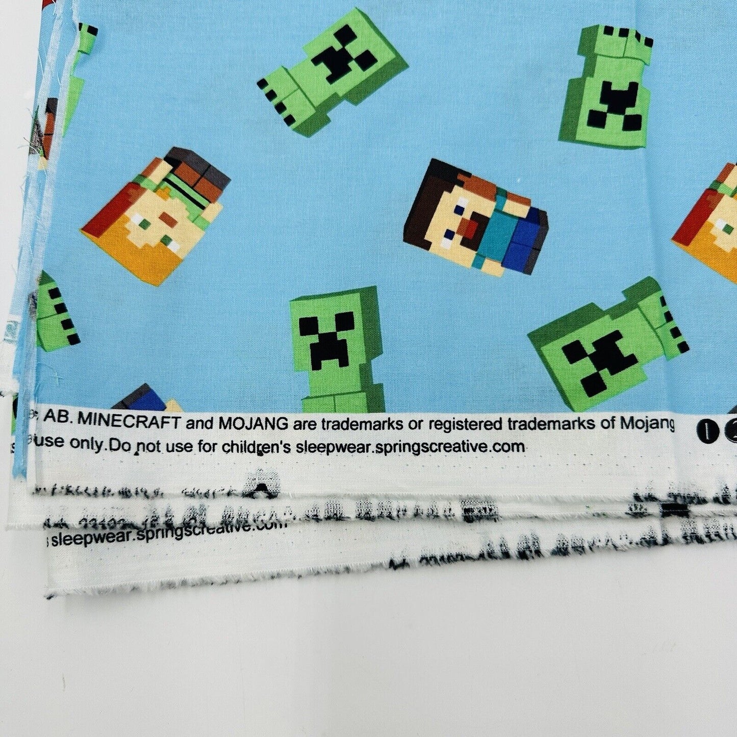 Minecraft Fabric Friends 2018 Mojang AB and Mojang Synergies AB Cotton 3.14Y L