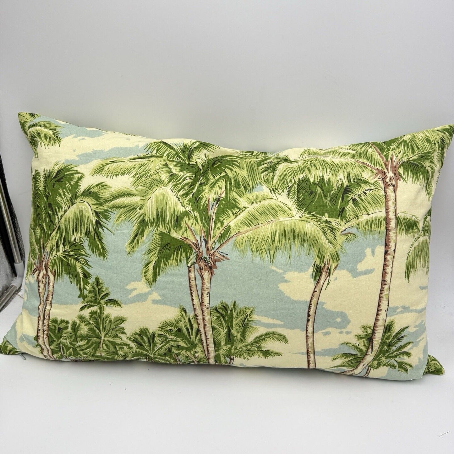 rare Pottery barn Wailea Scenic Outdoor Lumbar palm tree 100%cotton 16x26”