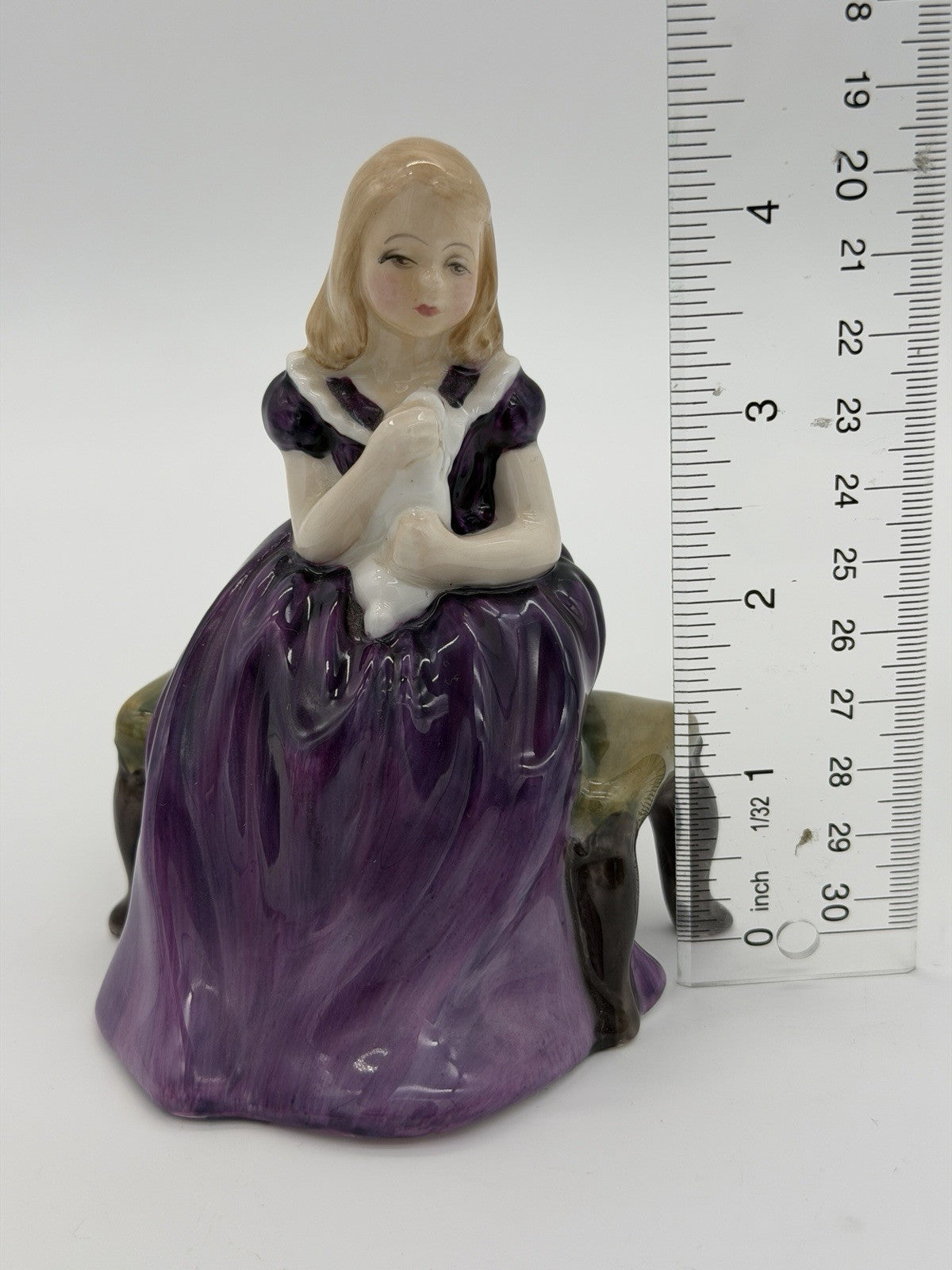 Royal Doulton England Porcelain Affection Figurine HN2236 Girl W/bunny