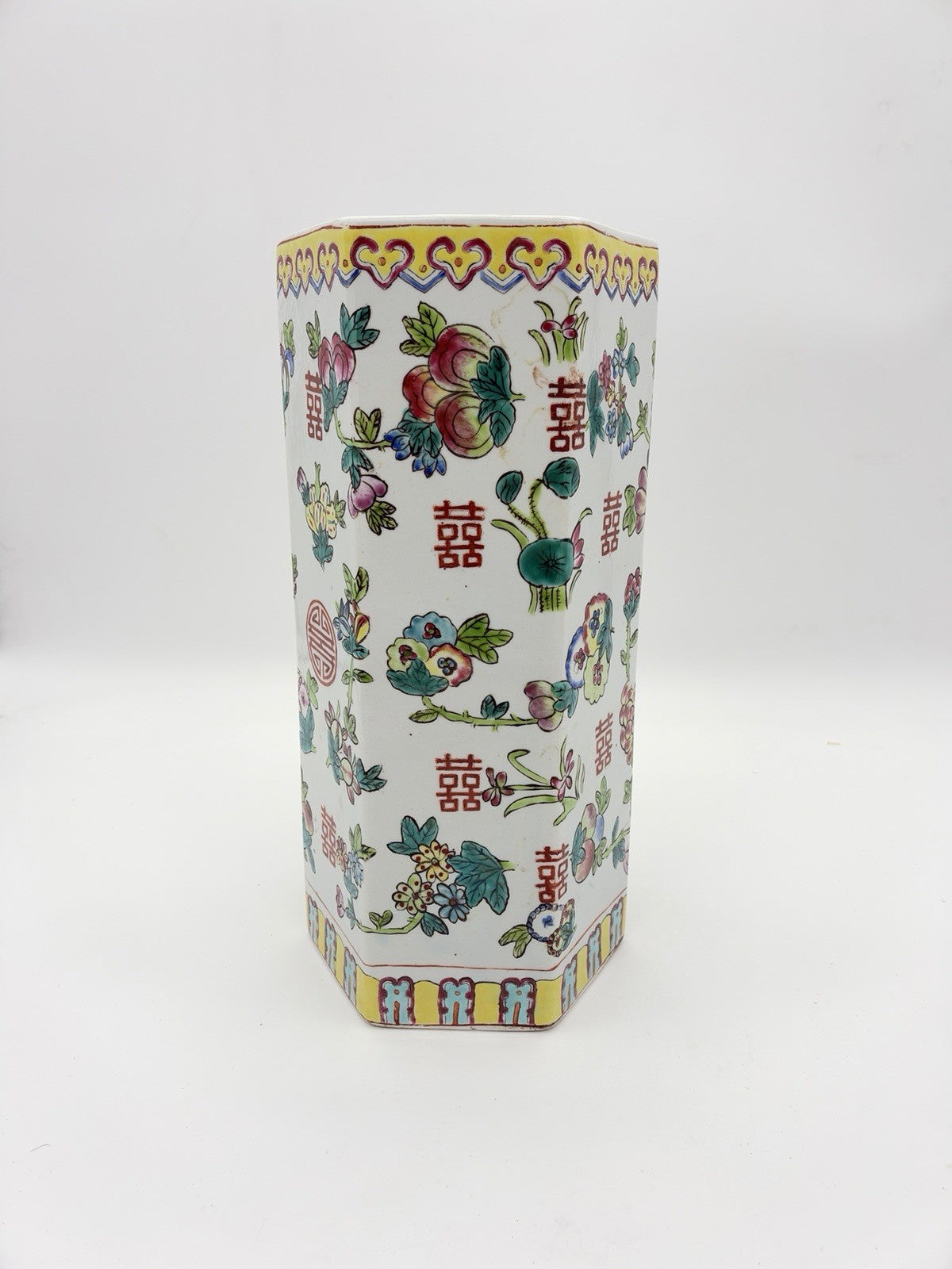 Antique Chinese hexagonal brush Porcelain Da Qing Tongzhi Nian Zhi Peaches Vase