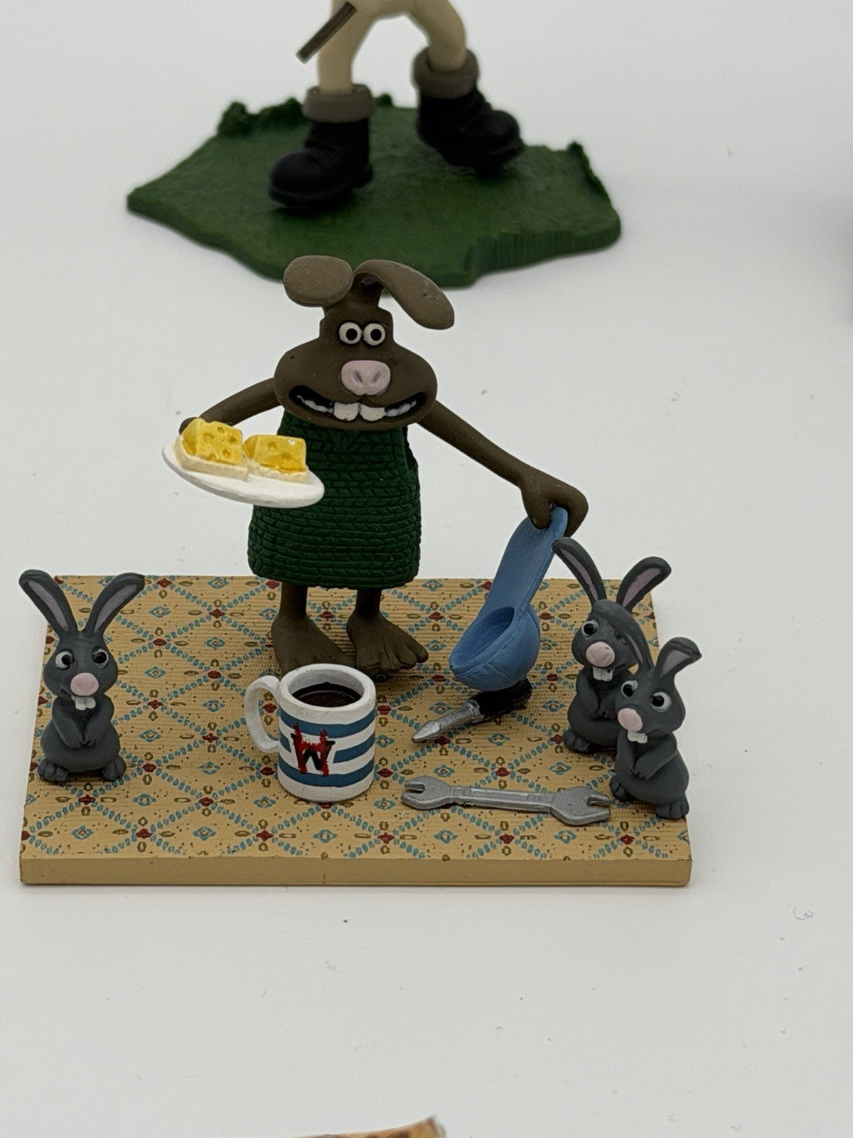 Wallace and Gromit CURSE of the WERE-RABBIT Cauliflower Carrot Collector Set