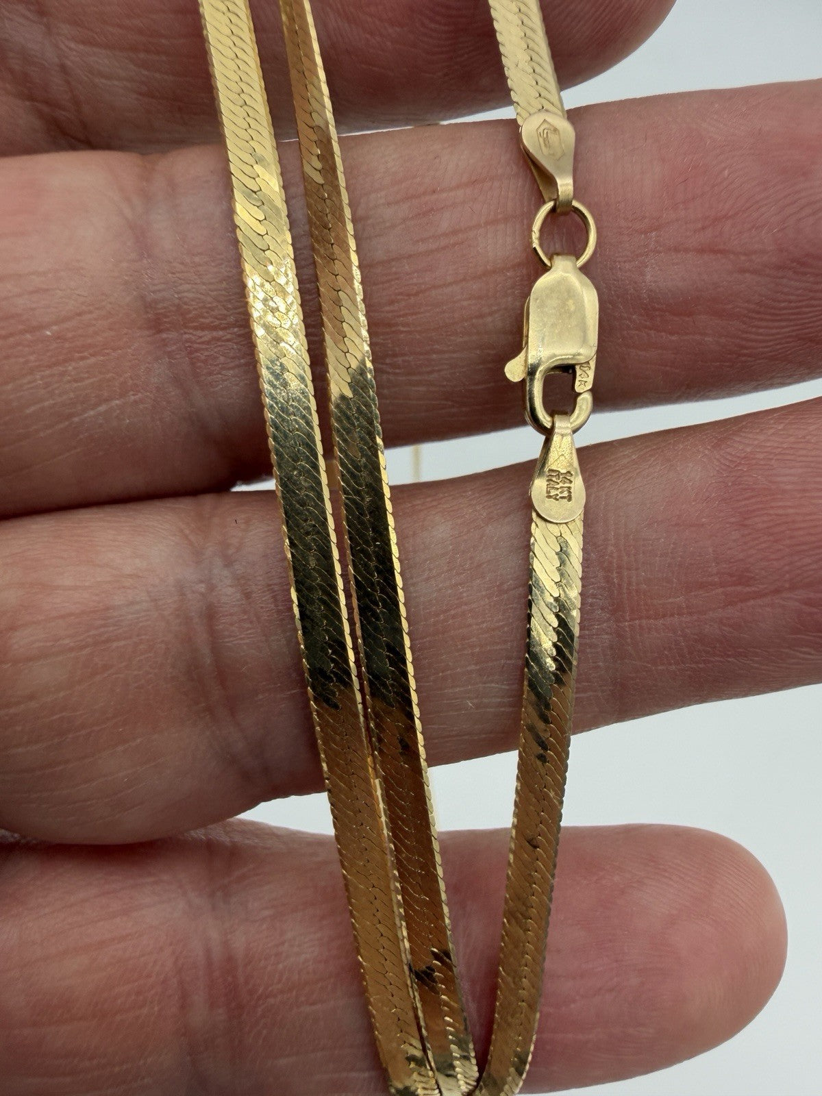 14K yellow gold herringbone necklace 6.76g Long 30” Length 4mm