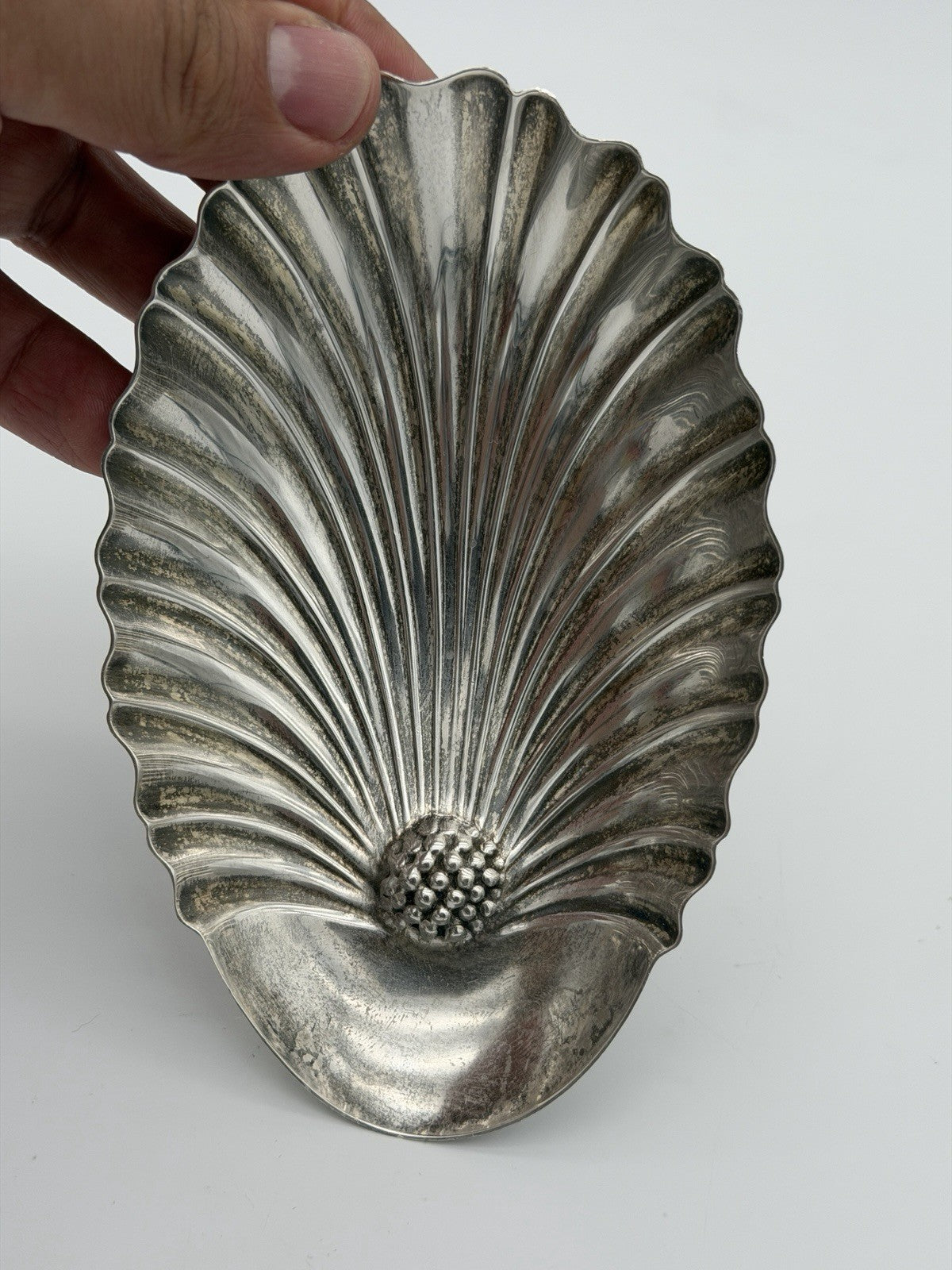 Vintage Manchester Sterling Shell Bon Bon Candy Dish 87 grams No Mono 5 3/4"