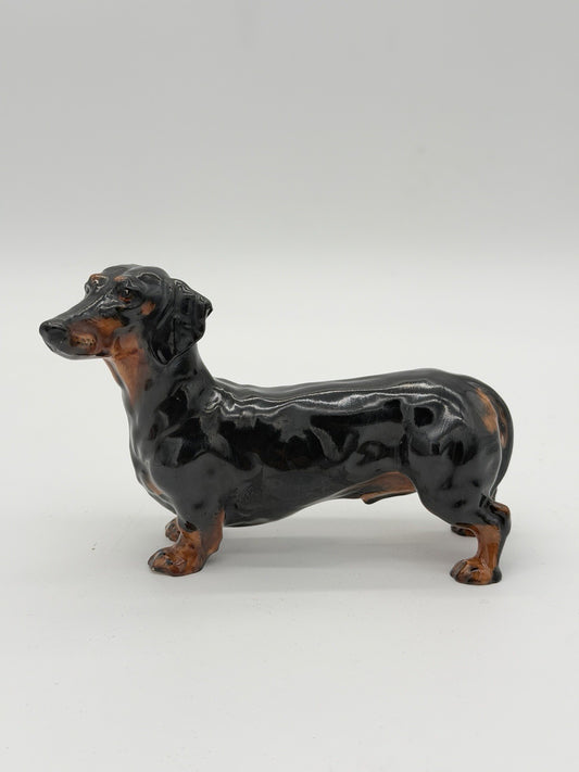 Royal Doulton England Porcelain HN1120 Dachshund Dog Figurine 4”x6” Mint