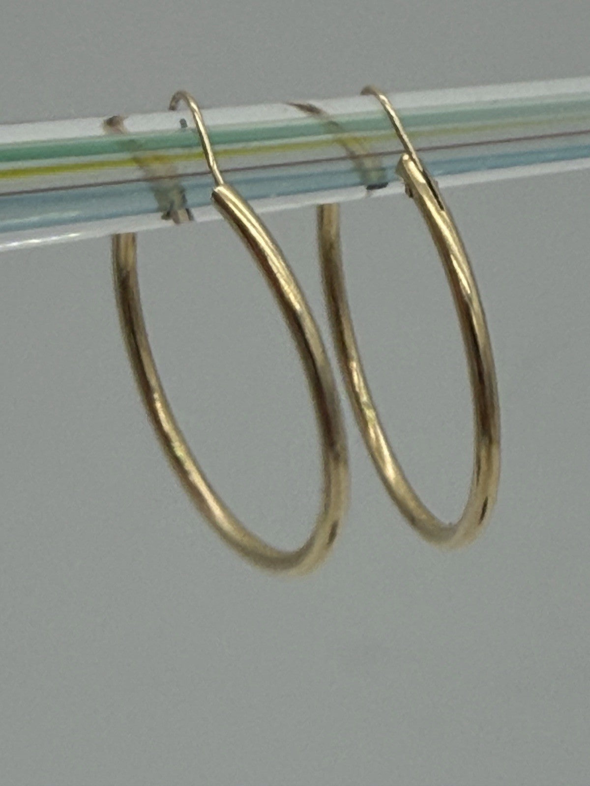 14K Yellow Gold Hoop Style Pierced Earrings  0.6 Grams 1”diameter