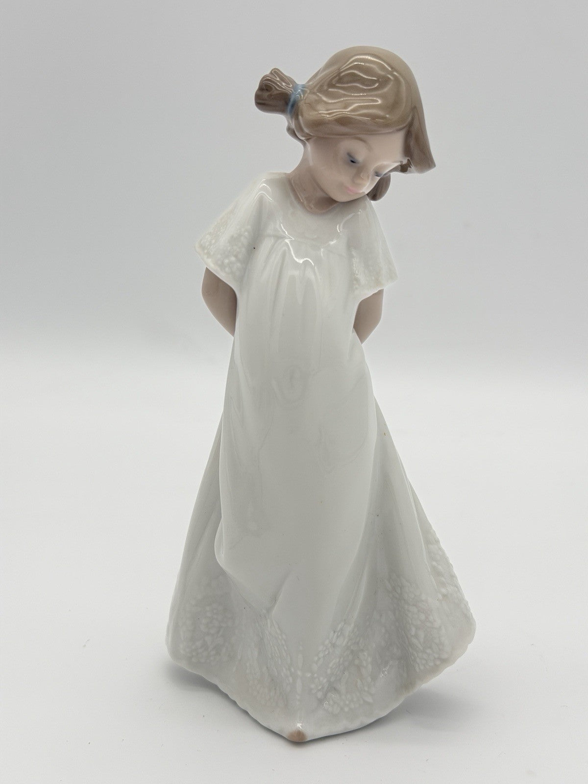 Nao by Lladro Spain Porcelain #1109 So Shy Little Girl Retired Figurine 8” Gloss