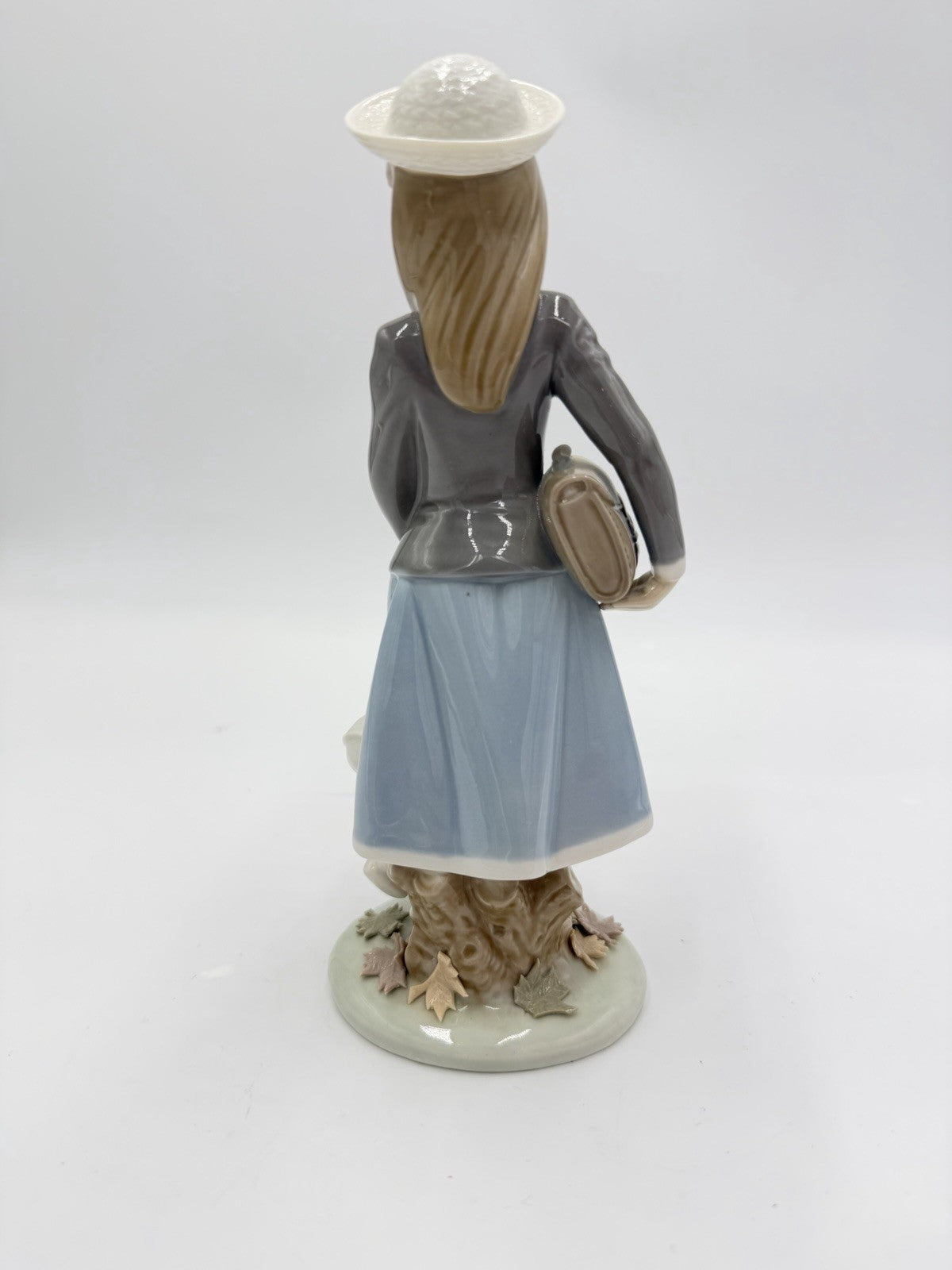 Lladro Spain Porcelain Retired Autumn Girl # 5218 Figurine With Doll & Leaves 8”